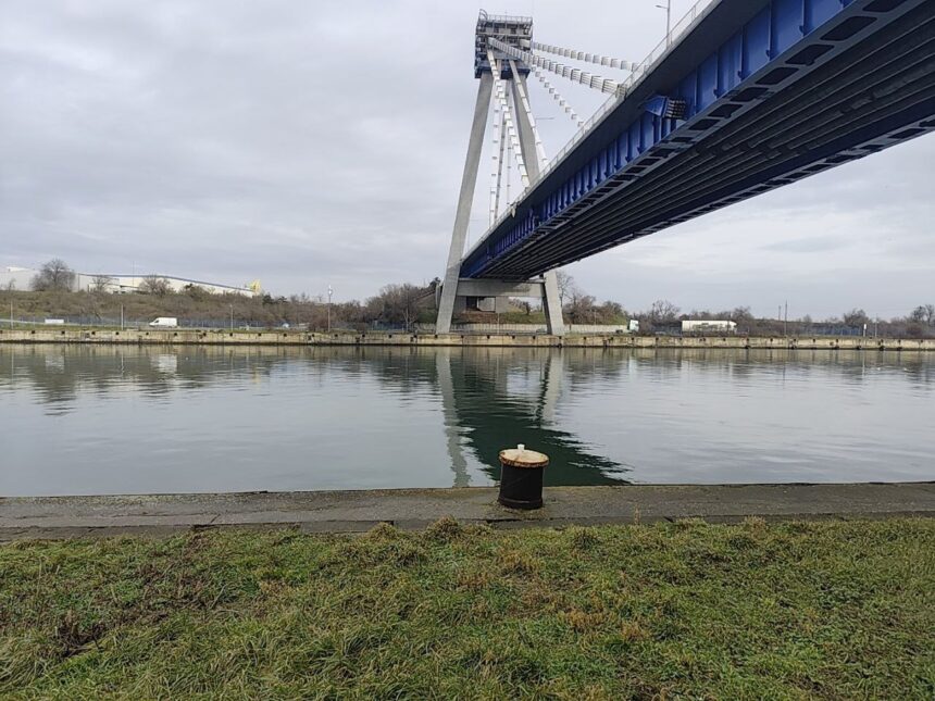 scafandrii o cauta din nou pe minora din movilita disparuta vineri este a patra oara cand intra in canalul dunare marea neagra sa o gaseasca 69772768a1bac