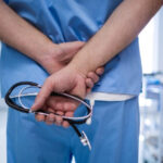 scandalul garzilor de la constanta reactia sanitas sunt platite la nivelul anului 2018 si turele depasesc si 32 de ore 695acd9fd3e48