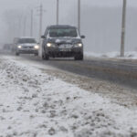 se circula in conditii de iarna pe mai multe drumuri din tara sunt restrictii in trei judete unde sunt anuntate ninsori 695f55b69ee24