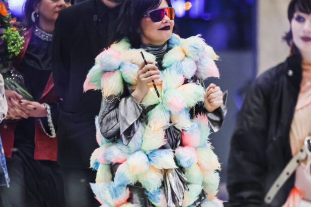 sfatul canteretei islandeze bjork pentru groenlandezi declararea independentei 695e5b2c888e3