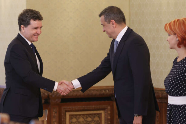 sorin grindeanu spune ca nicusor dan nu poate face referendum pe justitie probabil ca isi doreste sa ia un puls al magistratilor 696fa2c3bf193