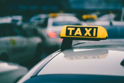 taximetrist injunghiat de trei adolescenti dupa o neintelegere privind achitarea cursei 6979ed8e5028a