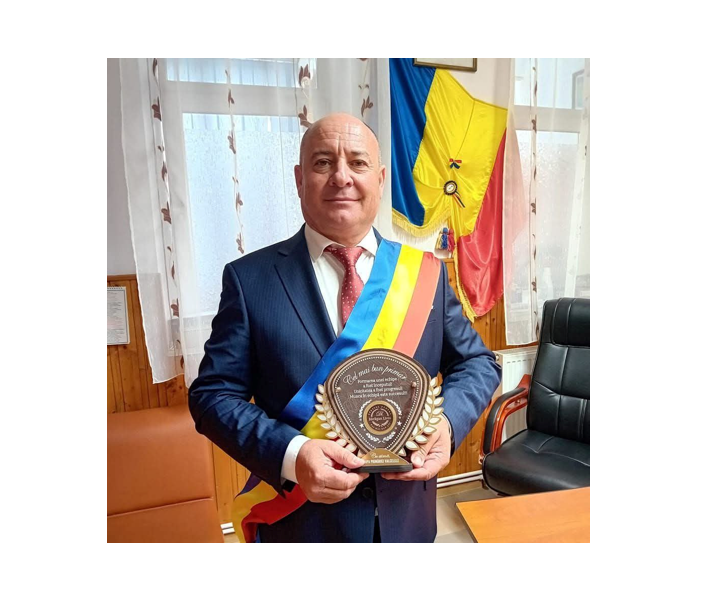 un alt primar a fost pradat de hoti de sarbatori i au furat bunuri si bijuterii de zeci de mii de euro 6963dc1045409