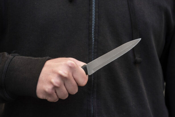 un copil de 10 ani din braila a fost lovit cu cutitul de un alt baiat de aceeasi varsta s au certat pentru o jucarie 696ab4b603ffb