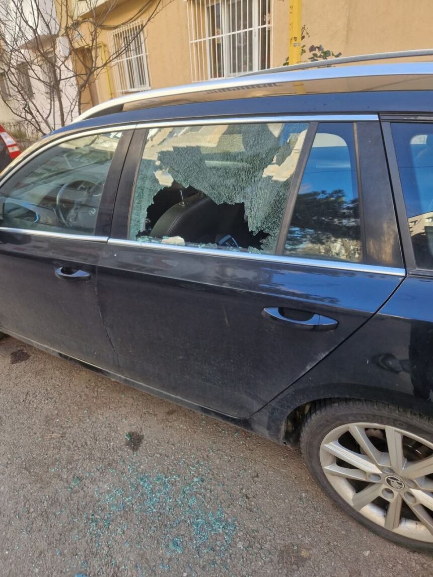 un hot care a spart masina unui constantean si i a furat un portofel cu 20 de lei si cardurile prins in cateva ore de politisti 695e3e20e415f