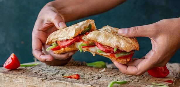 un lant maghiar de fast food va deschide primul restaurant din romania iata cand si in ce oras 696a8f95d09be