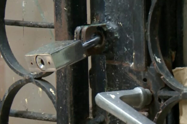 un numar record de afaceri au pus lacatul pe usa in 2025 in ce oras s au inchis cele mai multe firme 69578550d3201