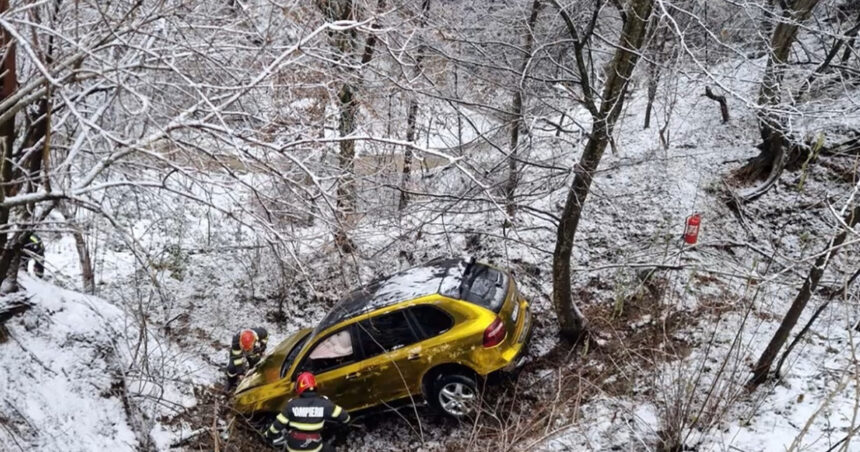 video accident grav in arges o masina a cazut intr o rapa trei oameni au fost raniti 695f755851373