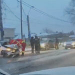 video accident rutier pe bulevardul i c bratianu din constanta o victima este incarcerata dupa ce un camion si un autoturism s au ciocnit 695fcb8672e7d