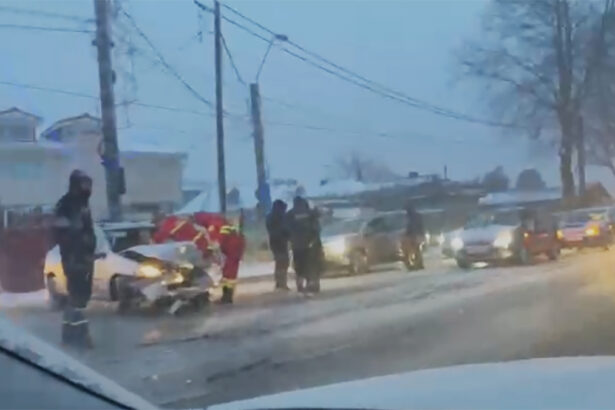 video accident rutier pe bulevardul i c bratianu din constanta o victima este incarcerata dupa ce un camion si un autoturism s au ciocnit 695fcb8672e7d