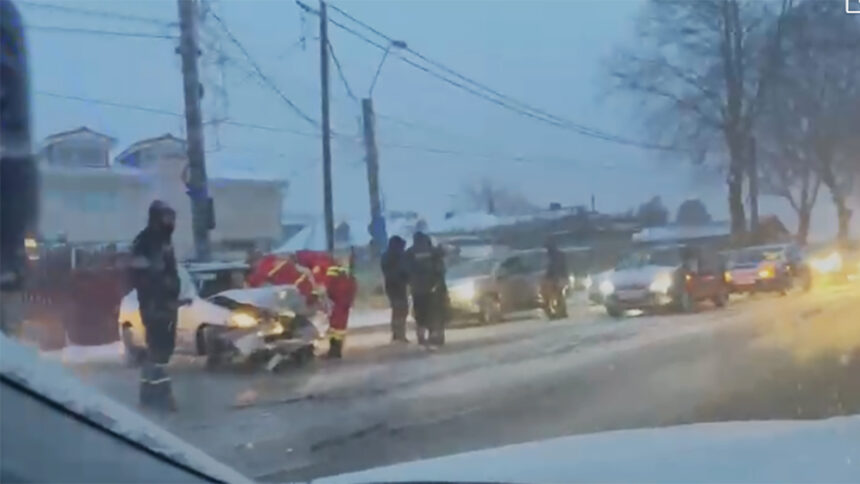 video accident rutier pe bulevardul i c bratianu din constanta o victima este incarcerata dupa ce un camion si un autoturism s au ciocnit 695fcb8672e7d