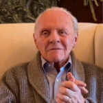 video acum 50 de ani chiar in ziua asta am fost la un pas de moarte marturia emotionanta facuta de anthony hopkins la final de an 695bdd1ad8db5