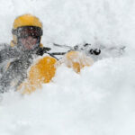 video avertismentul salvamont risc insemnat de avalansa in bucegi dupa caderile masive de zapada 695c09f5edd3c