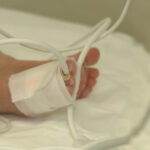 video bebelus mort la o clinica din craiova marturia tatalui nu stim cauza decesului il resuscitau de o ora si nu ne a anuntat nimeni 6967423ab9059