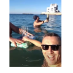 video constanta continuand traditia trei barbati curajosi si au inceput anul cu o baie in mare 6956be95cc5b3