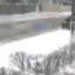 video doi adolescenti au ajuns la spital dupa ce au fost loviti de o masina in timp ce se dadeau cu sania in judetul constanta 6965fb4741992