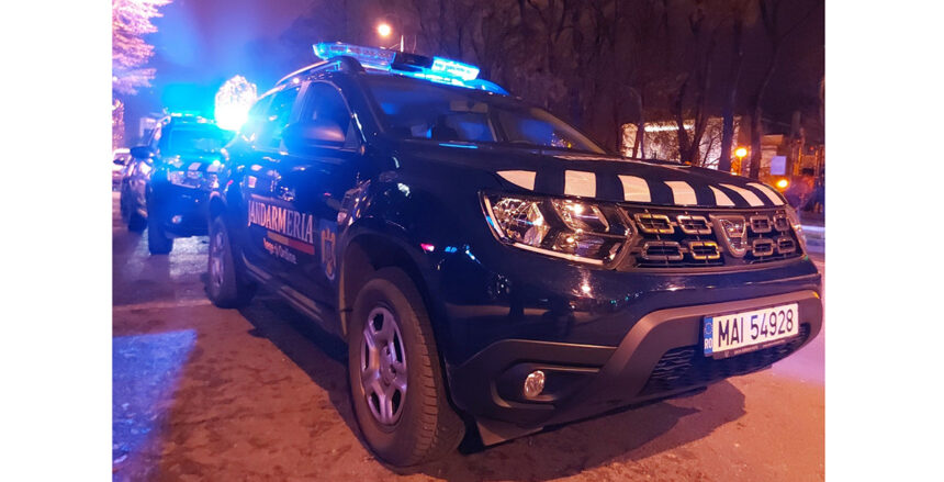 video doi barbati din constanta ar fi incercat sa fuga dupa ce ar fost surprinsi de jandarmi consumand substante interzise 6960f2ee2cc2c