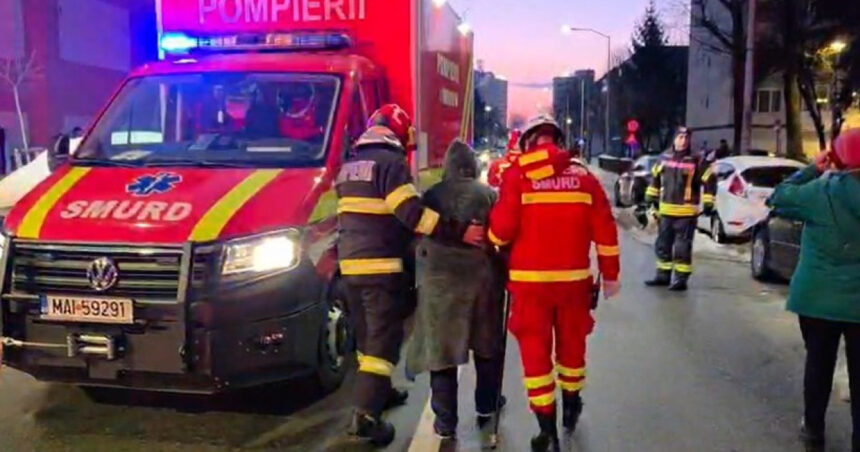video explozie intr un bloc din alba iulia zeci de persoane evacuate doi raniti un barbat cu arsuri grave va fi dus in strainatate 696b3dc3a94fe