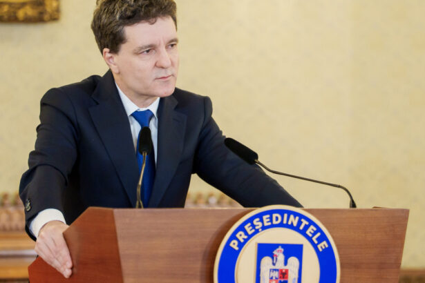 video mesajul presedintelui nicusor dan in prima zi din an 2025 ne a reamintit ca adevarata noastra forta sta in unitate 6956e39ac28ed