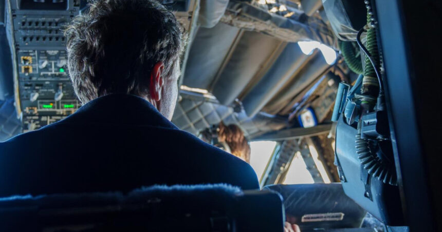 video ministrul apararii amanunte despre zborul la paris al lui nicusor dan de ce nu a decolat avionul presedintelui si cat a costat zborul 695fe5fc3ad2a