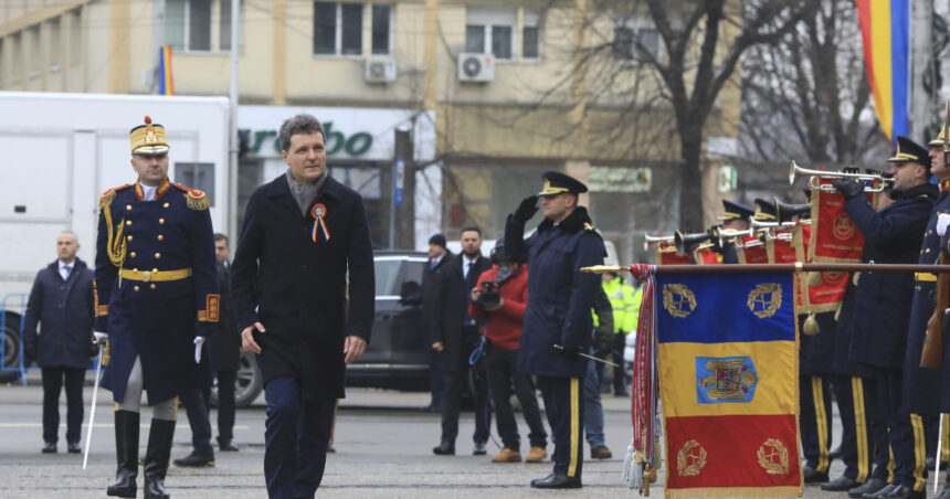 video nicusor dan huiduit la ceremonia de ziua unirii de la iasi daca aveti lideri cu un proiect hai sa dezbatem 6974dd29c2a72