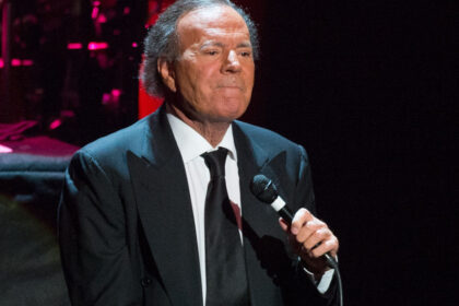 video prima reactie a lui julio iglesias dupa acuzatiile de agresiune sexuala 696e23380474a