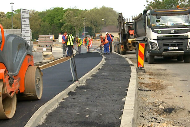 video primaria unui mare oras din romania obligata de instanta sa asfalteze si sa puna trotuare reclamanta a primit si despagubiri morale 6969fa5378ef7
