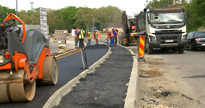 video primaria unui mare oras din romania obligata de instanta sa asfalteze si sa puna trotuare reclamanta a primit si despagubiri morale 6969fa5378ef7