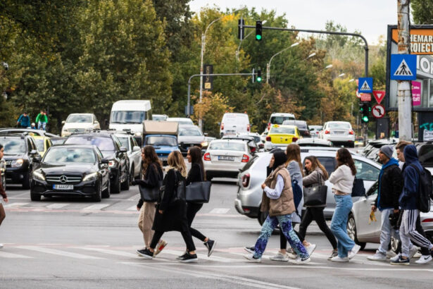 video romanii strang cureaua veniturile scad cheltuielile cresc cum arata ultimele date ale ins privind puterea de cumparare 6964ec90b72a8