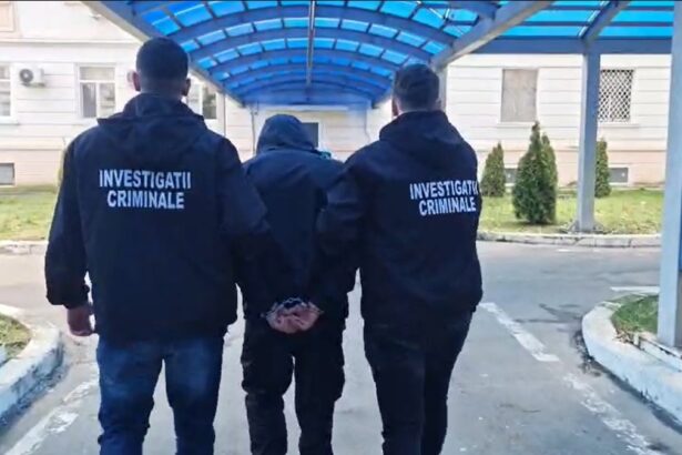 video trei adolescenti si un copil talhariti in zona liceelor decebal si calinescu din constanta suspectul principal prins si incatusat 697a02a5e54f2