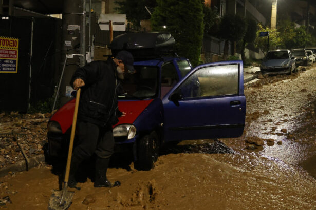 videofoto ploile torentiale fac ravagii in grecia doi morti si sute de interventii ale pompierilor in atena 6971dfe0c0b5d