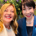 videofoto selfie manga cu giorgia meloni si sefa guvernului din japonia premierul nipon i a cantat la multi ani si i a facut cadouri 696b7d0c1d892