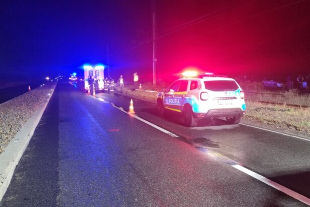 accident groaznic doua masini s au ciocnit frontal traficul este blocat in totalitate 699c81f33cae9