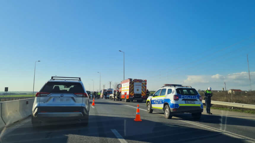 accident la intrarea de pe a2 spre constanta un autoturism a intrat in parapet 6999c64b3b05f
