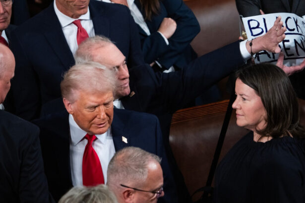 analiza discursul record al lui trump despre starea natiunii marcat de acuzatii de minciuni afirmatii controversate si tirade xenofobe 699ef59f70156