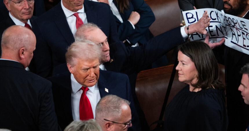 analiza discursul record al lui trump despre starea natiunii marcat de acuzatii de minciuni afirmatii controversate si tirade xenofobe 699ef59f70156