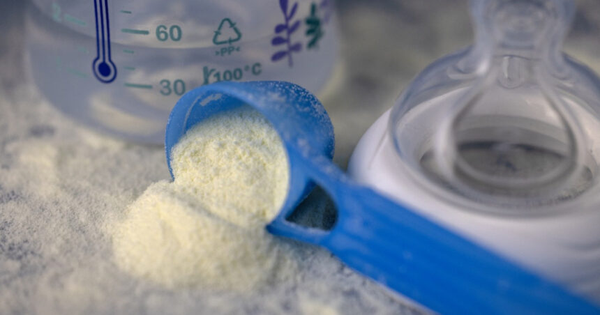 ancheta penala in franta care vizeaza cinci producatori de lapte praf pentru sugari produse rechemate inclusiv din romania 699438655ceec