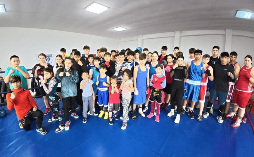 antrenament comun cu peste 70 de pugilisti in sala axiopolis din cernavoda 698b81ec3acc4