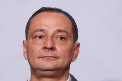 baluta il critica din nou pe ciucu prin tevi ar trebui sa circule agent termic nu lacrimi si politica 698a00cc7485c