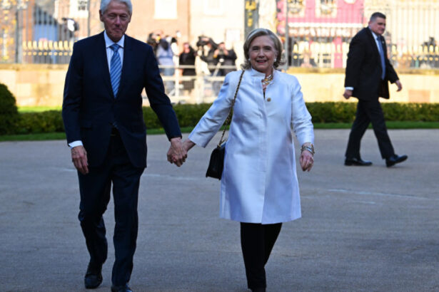 bill si hillary clinton cer audieri publice in cazul epstein sa incetam sa ne mai jucam si sa facem lucrurile cum trebuie 6986ed430aac4