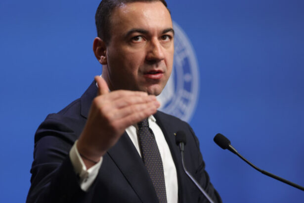 bogdan ivan ministrul energiei este asteptat sa dea explicatii la ora guvernului in contextul crizei apei din curtea de arges 69898cc033446