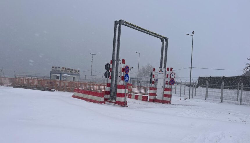 camioanele nu mai pot trece dunarea cu bacul pe la ptf isaccea din cauza conditiilor meteo 6995928a4b3fe