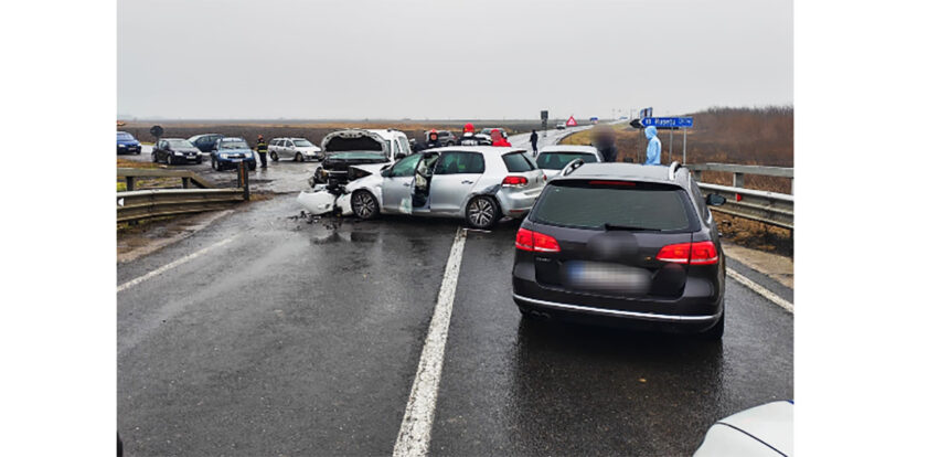 carambol cu patru masini implicate pe dn 2b doua victime transportate la spital traficul este blocat 6991a89a884fe