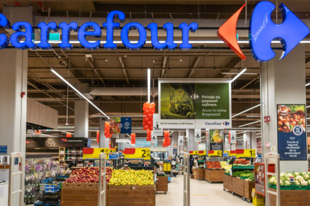 carrefour anunta vanzarea filialei din romania catre paval holding cand va avea loc tranzactia de peste 800 de milioane de euro 698d84c3604ae