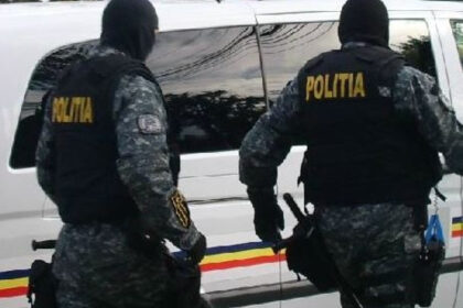 cinci camatari din dambovita acuzati ca imprumutau ilegal bani au fost retinuti victimele lor erau amenintate si santajate 6997104684587