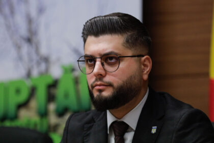 cine conduce primaria sectorului 3 cat timp negoita e suspendat din functie detalii din cv ul lui adrian marian cocos 698616e1cb080