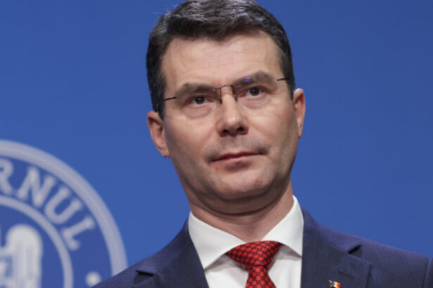 cnas spune ca a facut economii de 66 milioane de lei prin reducerea personalului reducerea functiilor de conducere si comasari 699ccdac37b1a