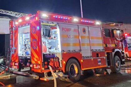 constanta un autoturism a cazut pe calea ferata de pe bulevardul aurel vlaicu in zona zona doraly 698045c5aa05b