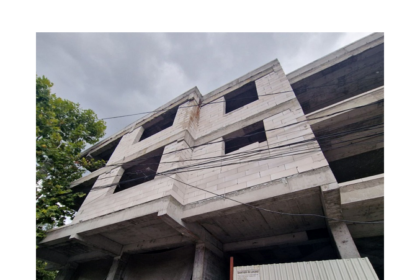 constanta un barbat a cazut de la etajul 3 al blocului aflat in constructie in zona brotacei pe strada cismelei 6998a984f2be7