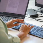 cum obtii documente oficiale de la statul roman in 2026 fara sa mergi la ghiseu adeverinte si autorizatii pe care le poti primi online 699d4535e4afa